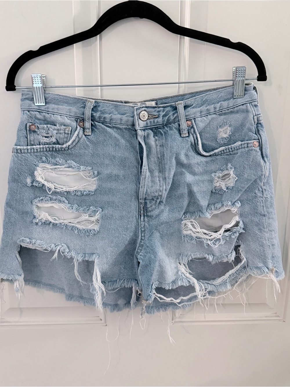 We The Free Maggie Mid-Rise Denim Shorts 28 | Light Wash Distressed